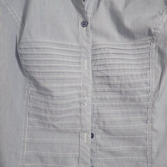 NWOT Dress Barn Blouse Size XL Gray &White Pinstripe Button Horizontal Pin-Tucks - Picture 1 of 6